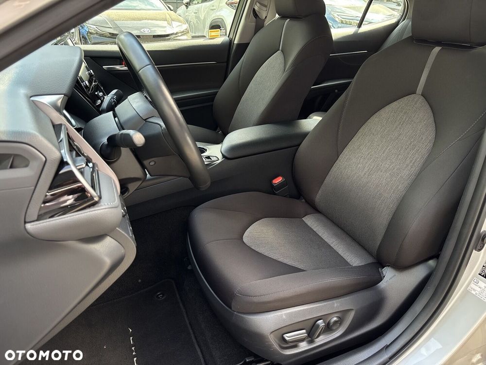 Toyota Camry 2.5 Hybrid Comfort CVT - 35