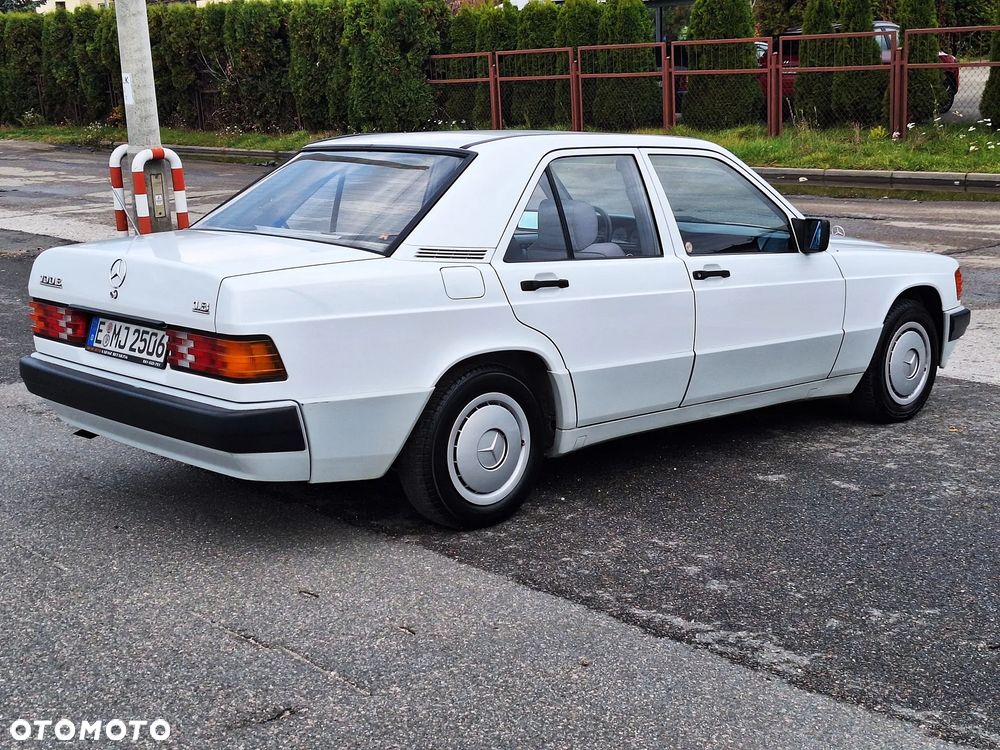 Mercedes-Benz W201 (190) - 4