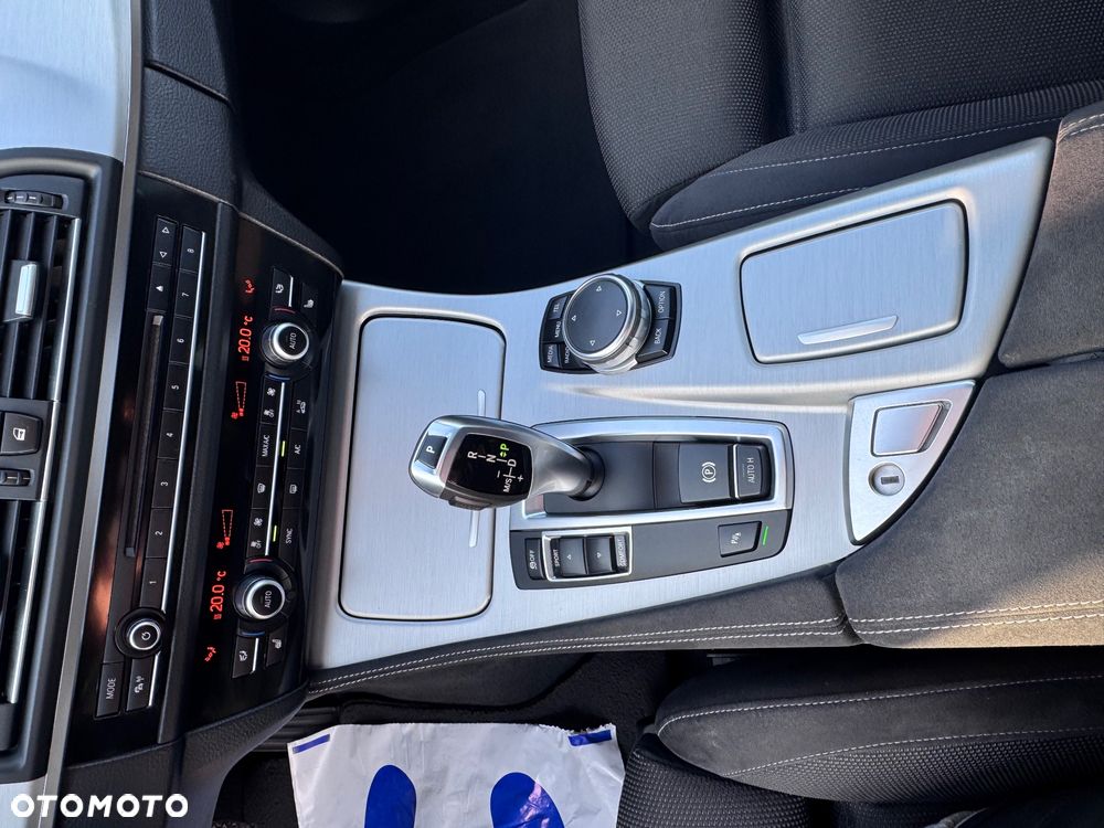 BMW Seria 5 518d M Sport - 16