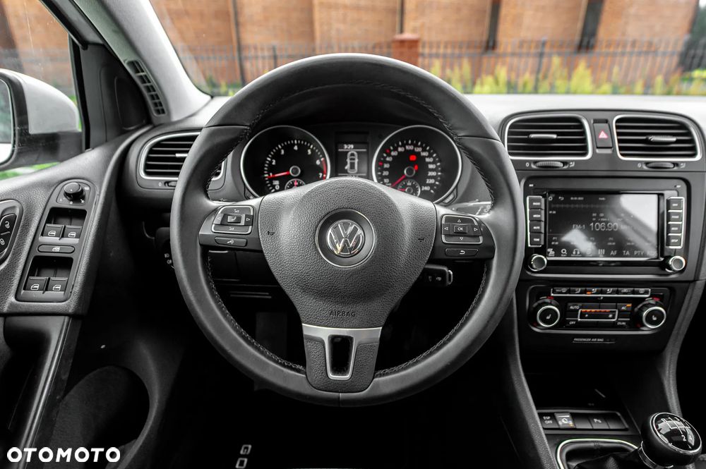 Volkswagen Golf 1.6 Highline - 25