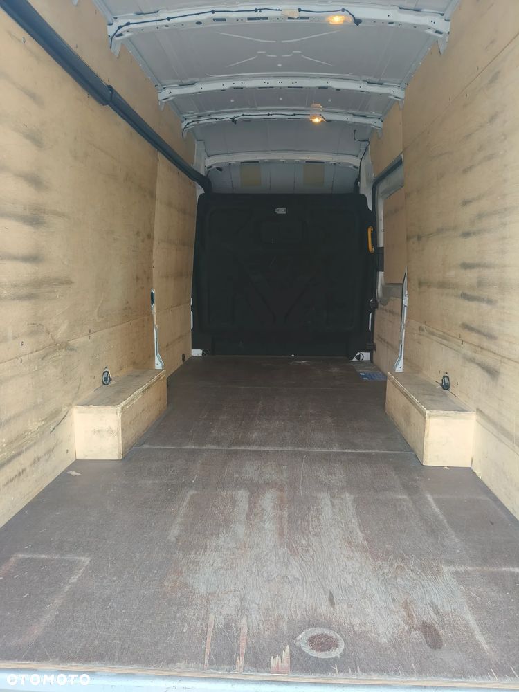 Ford Transit - 11