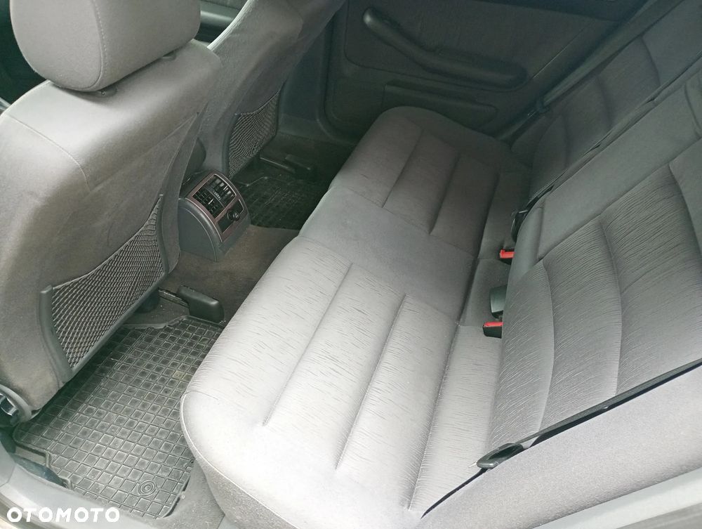 Audi A6 Limousine 2.4 - 7