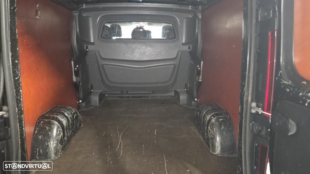 Renault Trafic 1.6 DCi L2 145cv - 12