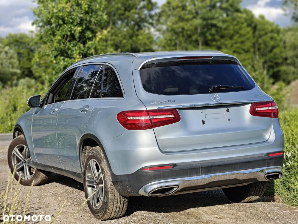 Mercedes-Benz GLC 300 4Matic 9G-TRONIC Exclusive - 2