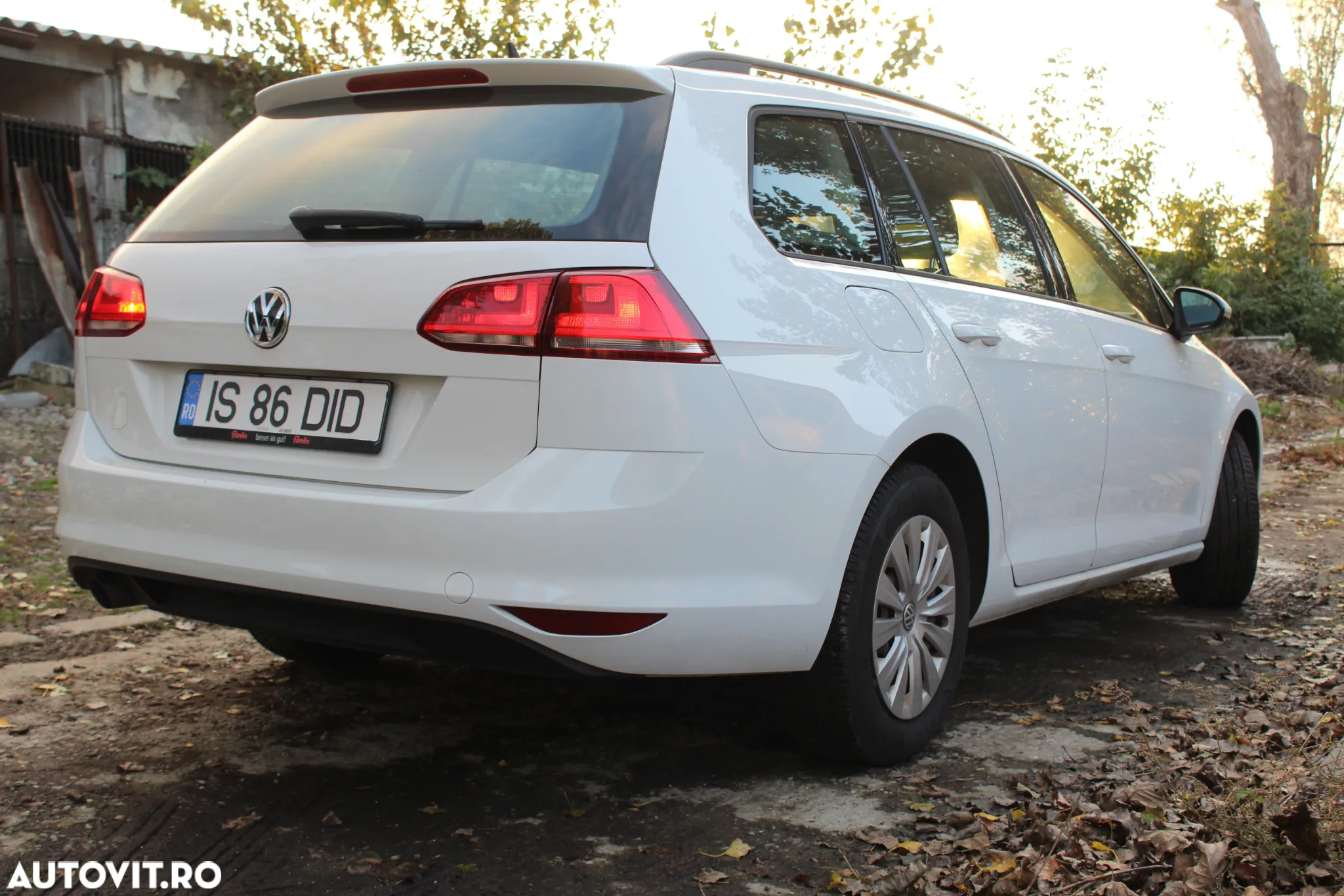 Volkswagen Golf 1.6 TDI DPF Trendline - 4