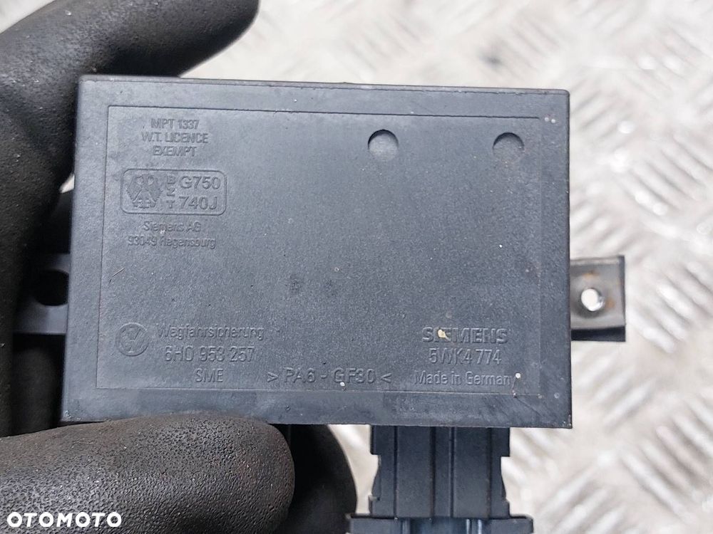 STACYJKA Z KLUCZYKIEM VOLKSWAGEN TRANSPORTER T4 701905851 6H0953257 - 3