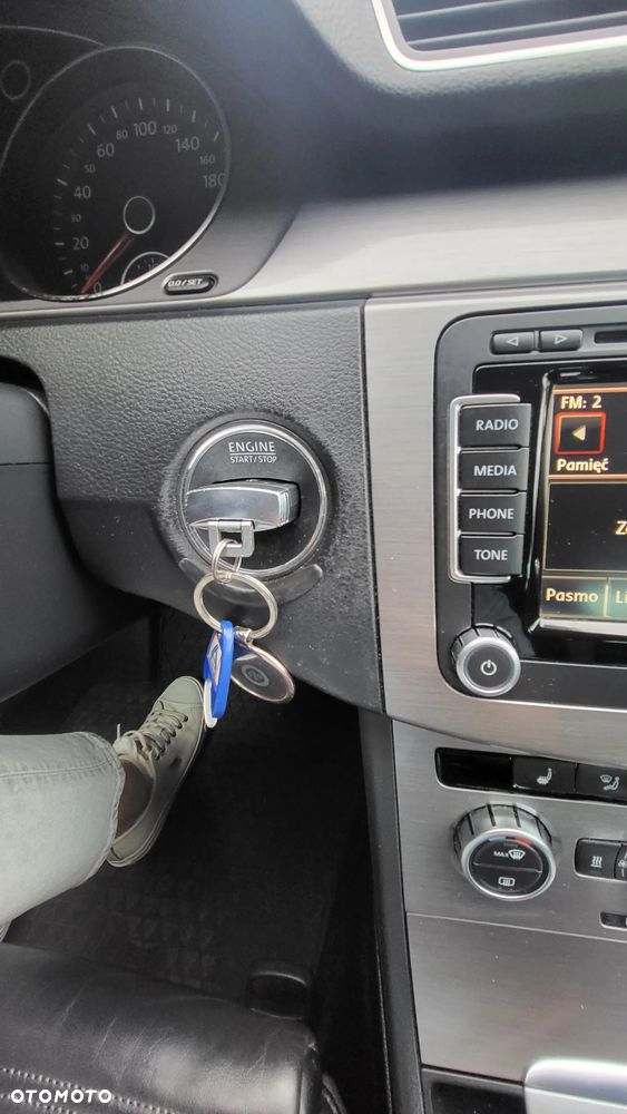 Volkswagen Passat 2.0 TDI Highline R-Style DSG - 21