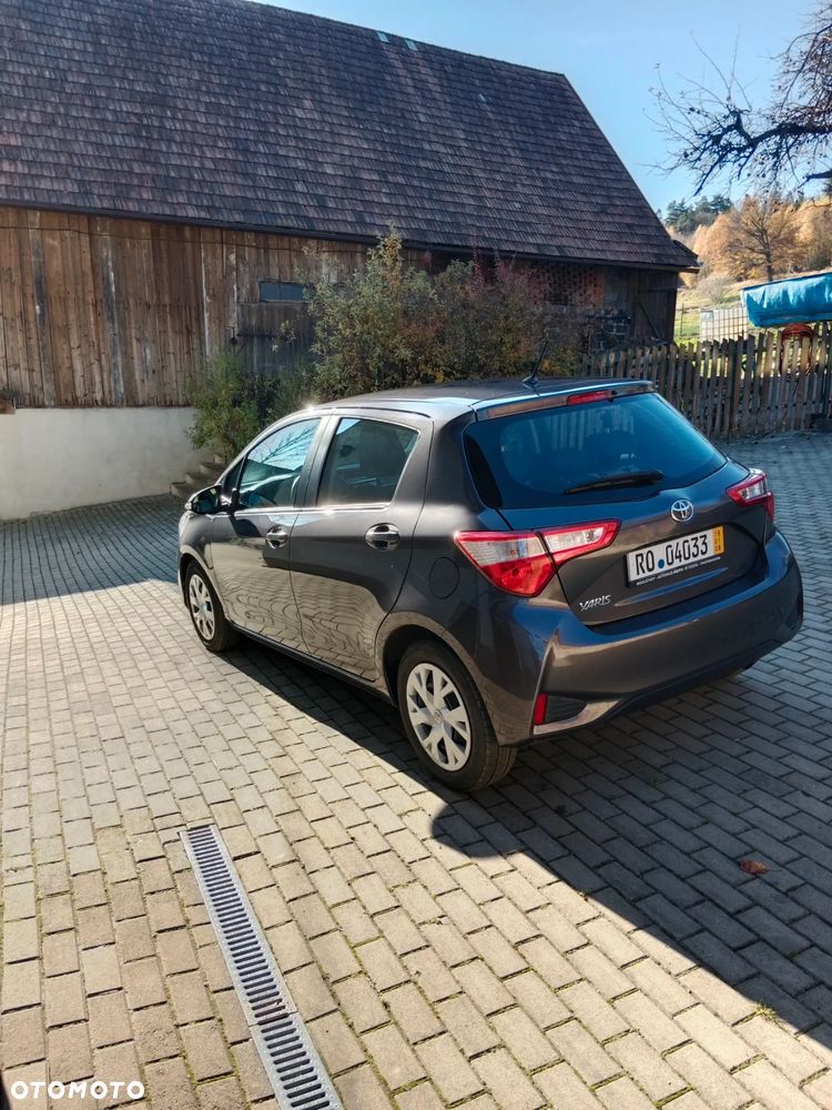 Toyota Yaris 1.0 VVT-i Team Deutschland - 33