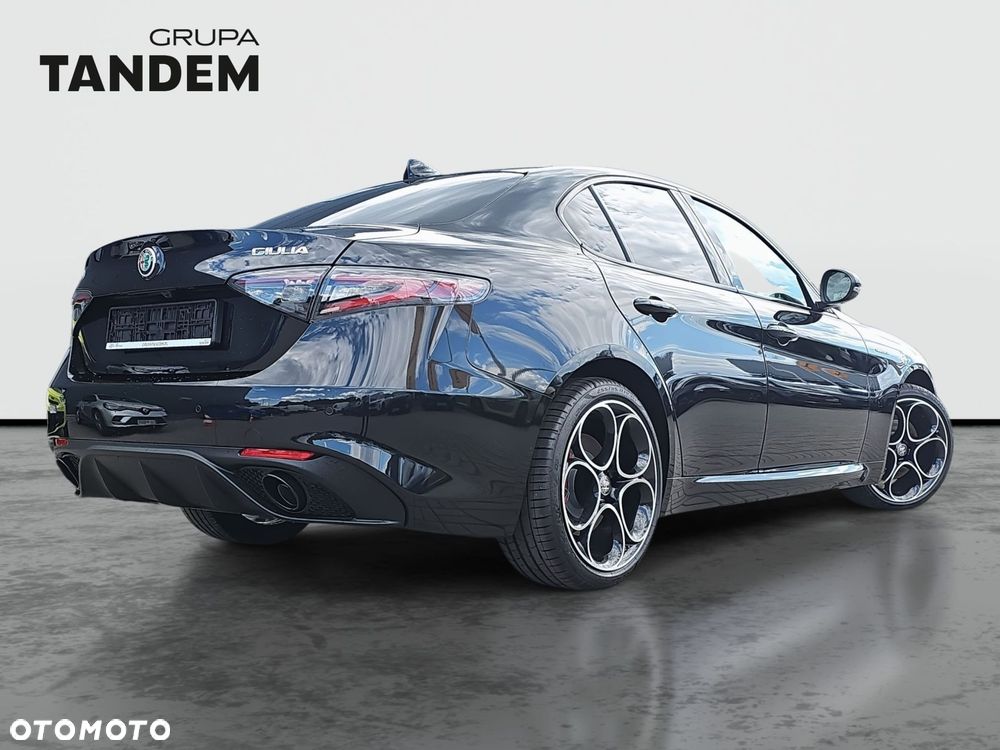 Alfa Romeo Giulia - 5