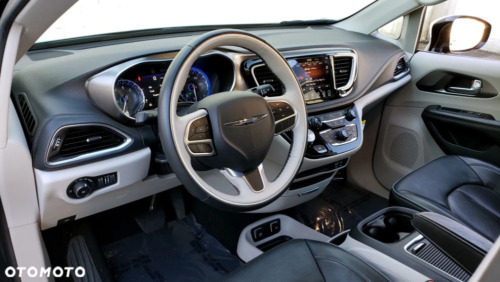 Chrysler Pacifica - 13