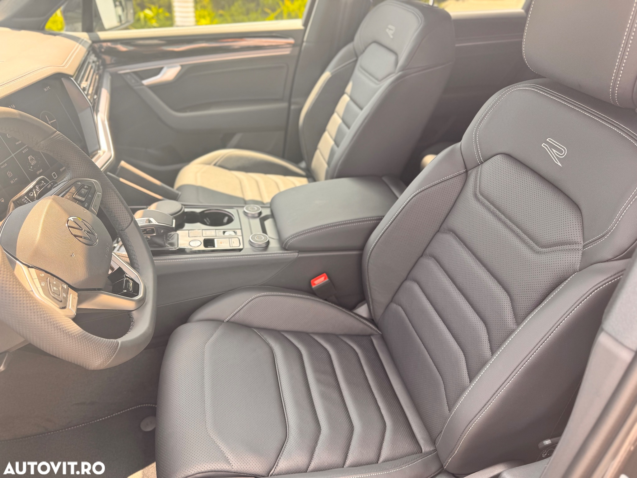 Volkswagen Touareg V6 TDI 4MOTION R-Line - 13