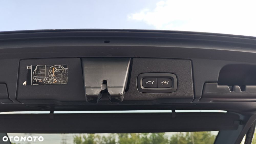 Volvo XC 60 T5 GPF Momentum - 11