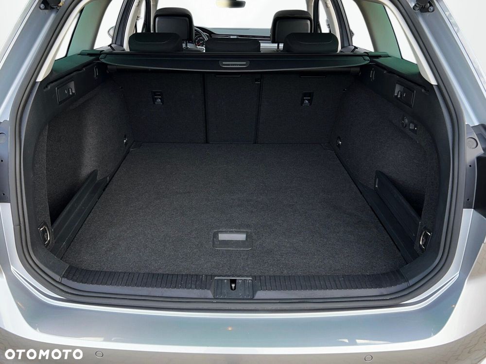 Volkswagen Passat 2.0 TDI Business DSG - 11