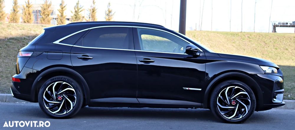 DS Automobiles DS 7 Crossback 1.6 PHeV AWD 300 EAT8 PERFORMANCE LINE + - 7