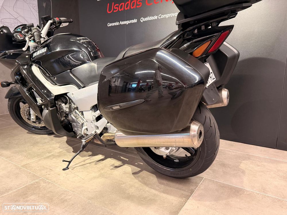 Yamaha FJR - 7