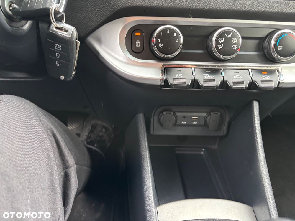 Kia Rio 1.2 Business Line - 24