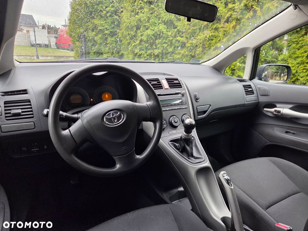 Toyota Auris 1.4 D-4D Terra - 19