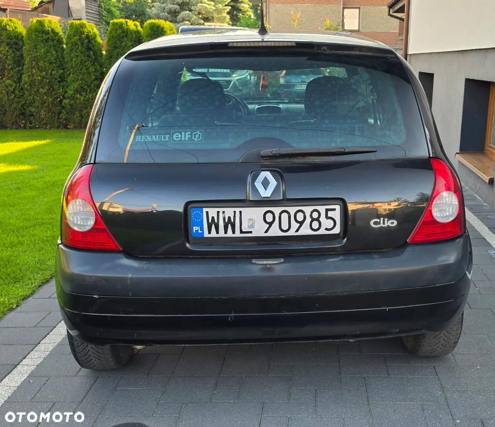 Renault Clio 1.2 16V Emotion - 8