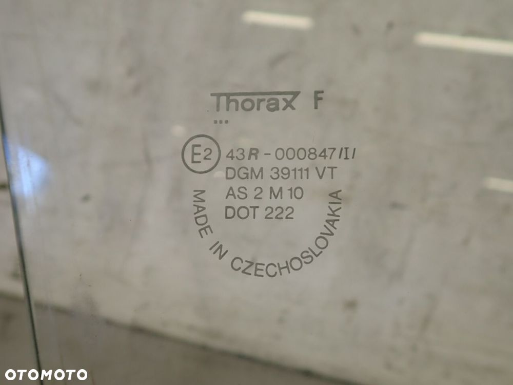 SZYBA BOCZNA PRAWA PRZEDNIA DRZWI SKODA FAVORIT - 3