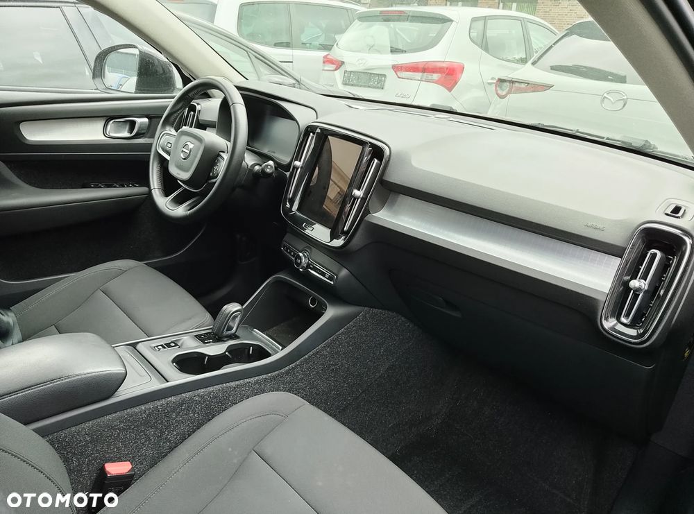 Volvo XC 40 B4 B AWD DKG Momentum Pro - 19