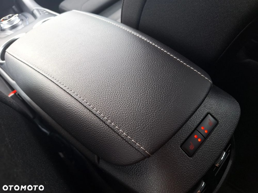 Ford Mondeo 2.0 EcoBlue Titanium - 34