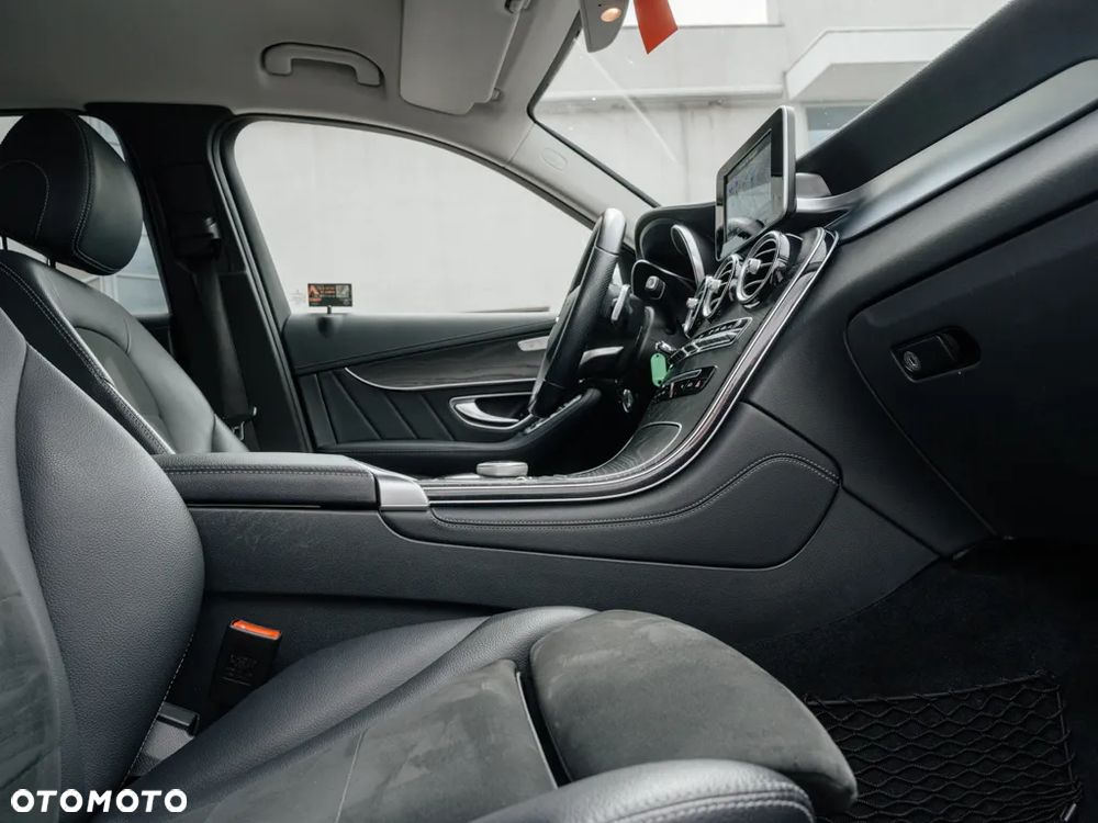 Mercedes-Benz GLC - 9