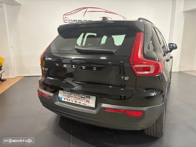 Volvo XC 40 1.5 T2 Momentum Plus - 11