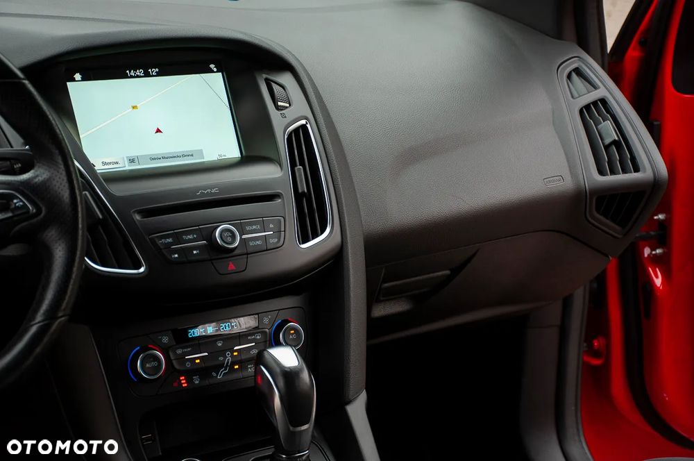 Ford Focus 1.5 EcoBoost Start-Stopp-System ST-LINE - 32