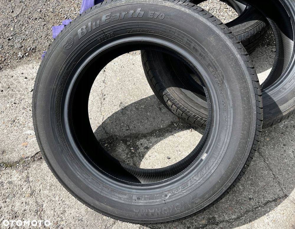 Opony Letnie YOKOHAMA BluEarth E70 225/60 R17 99H - 3