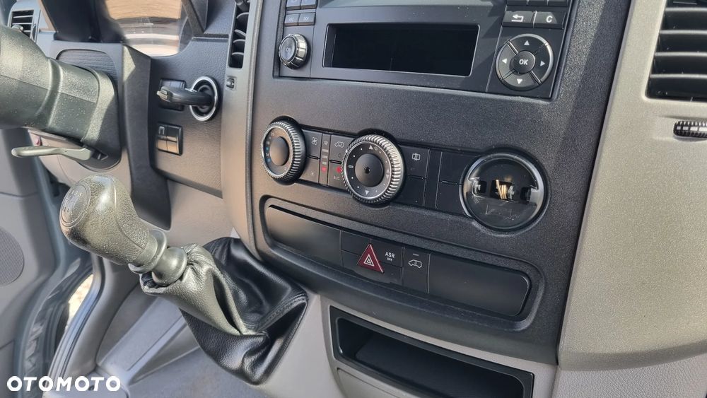 Mercedes-Benz Sprinter - 28
