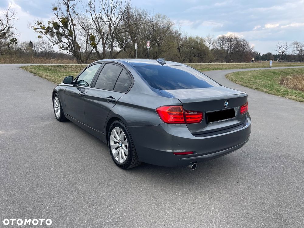 BMW Seria 3 320i - 3