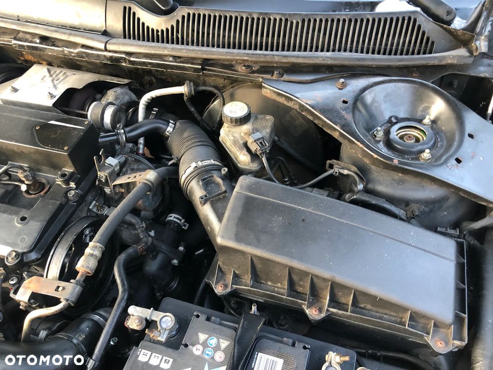 Ford Mondeo 2.0 TDDi Ghia - 14