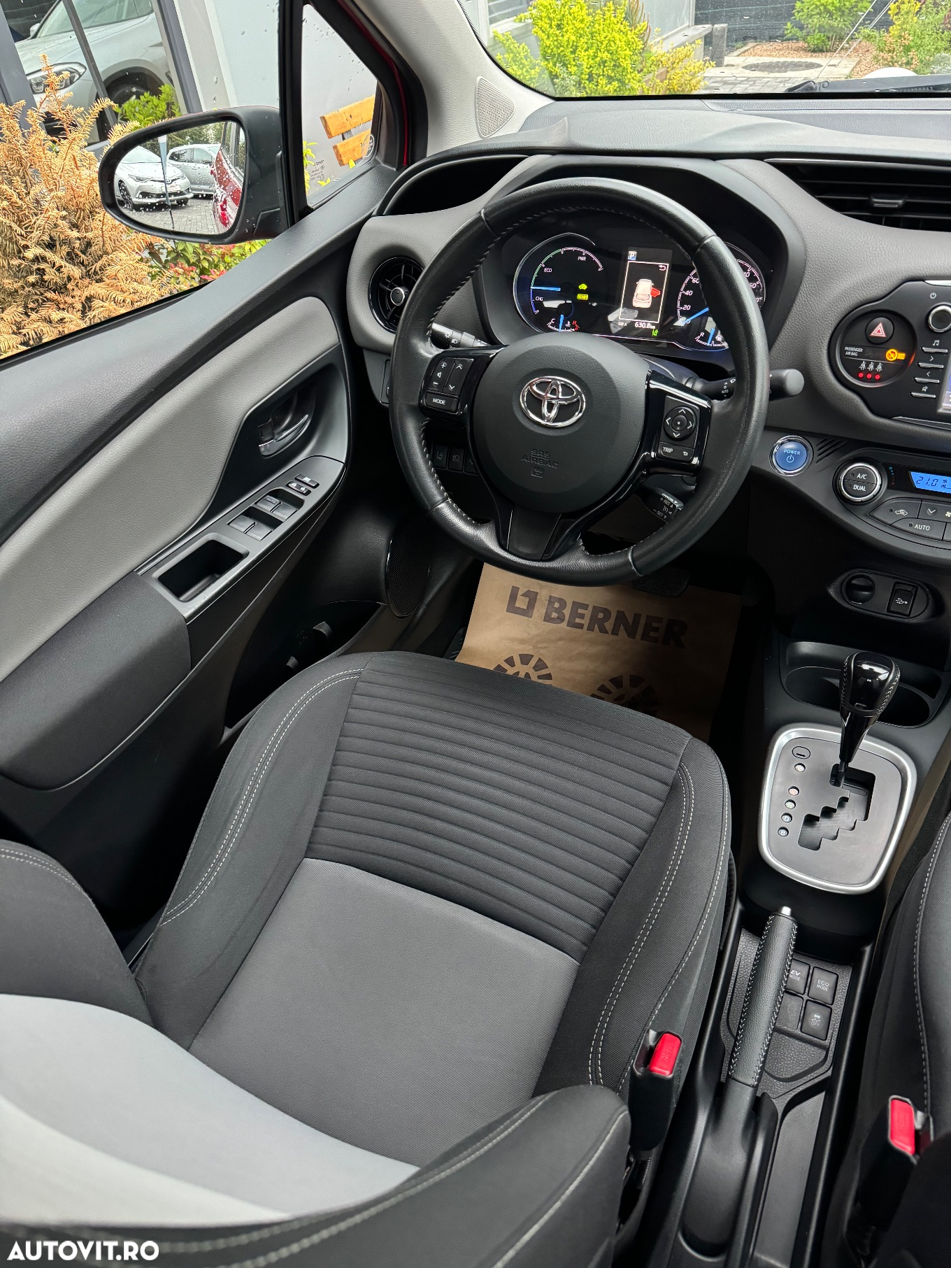 Toyota Yaris 1.5 VVT-i HSD Terra - 12