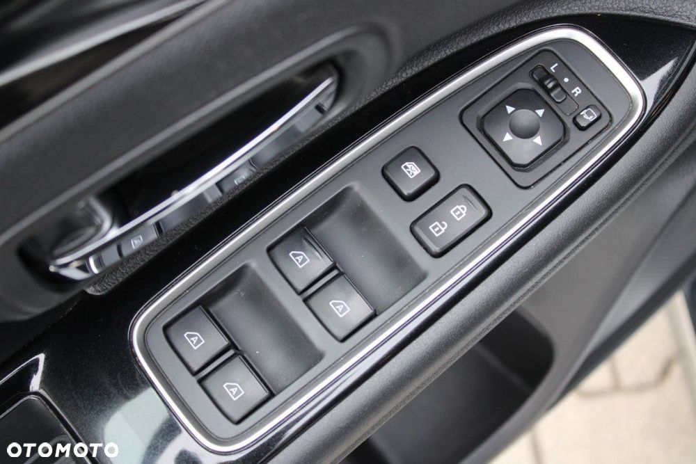 Mitsubishi Outlander - 24