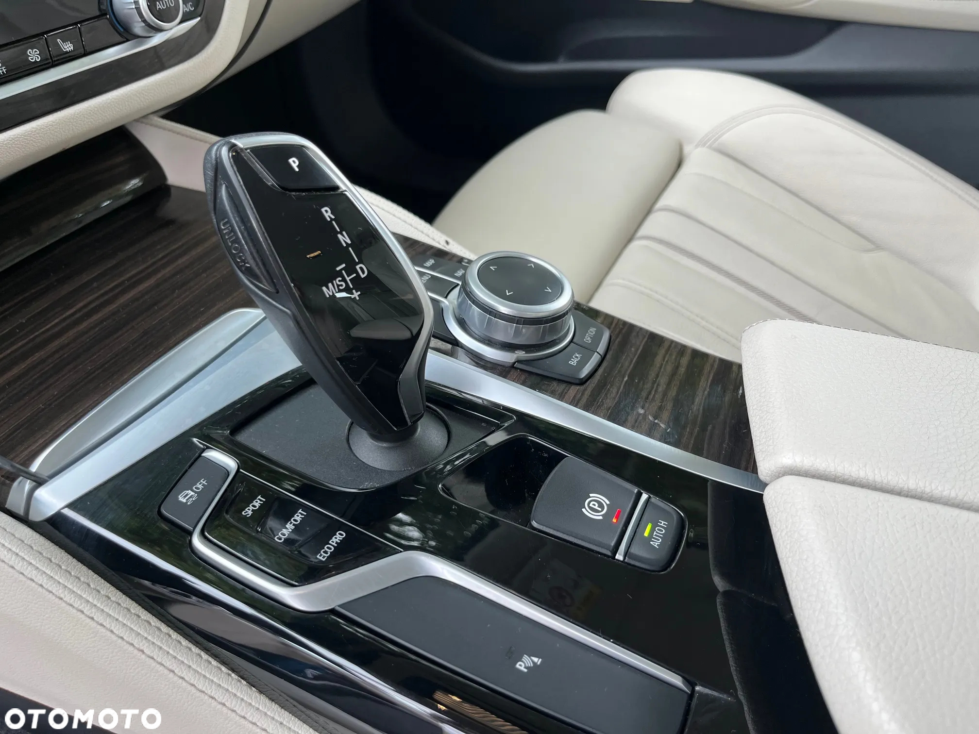 BMW Seria 5 520d xDrive Luxury Line - 17