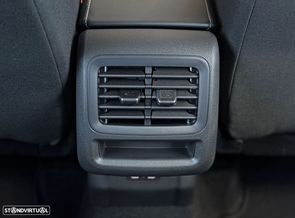 VW T-Roc 1.5 eTSI Life DSG - 16