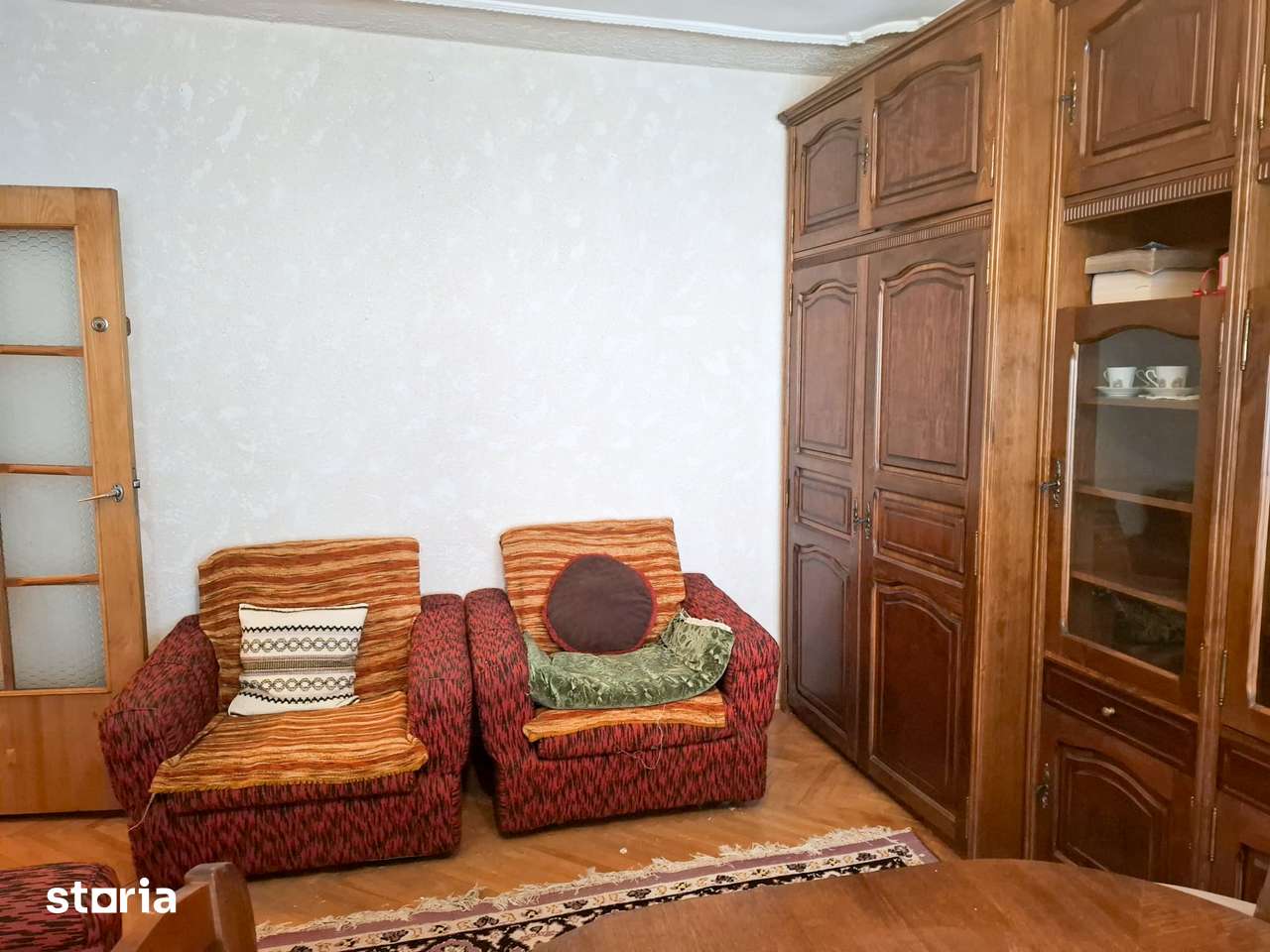 Apartament cu 3 camere, ultracentral, Rădăuți — fotografia 2