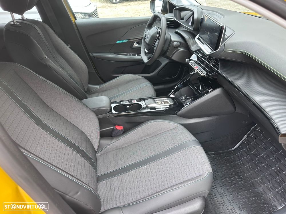 Peugeot e-208 Allure - 12