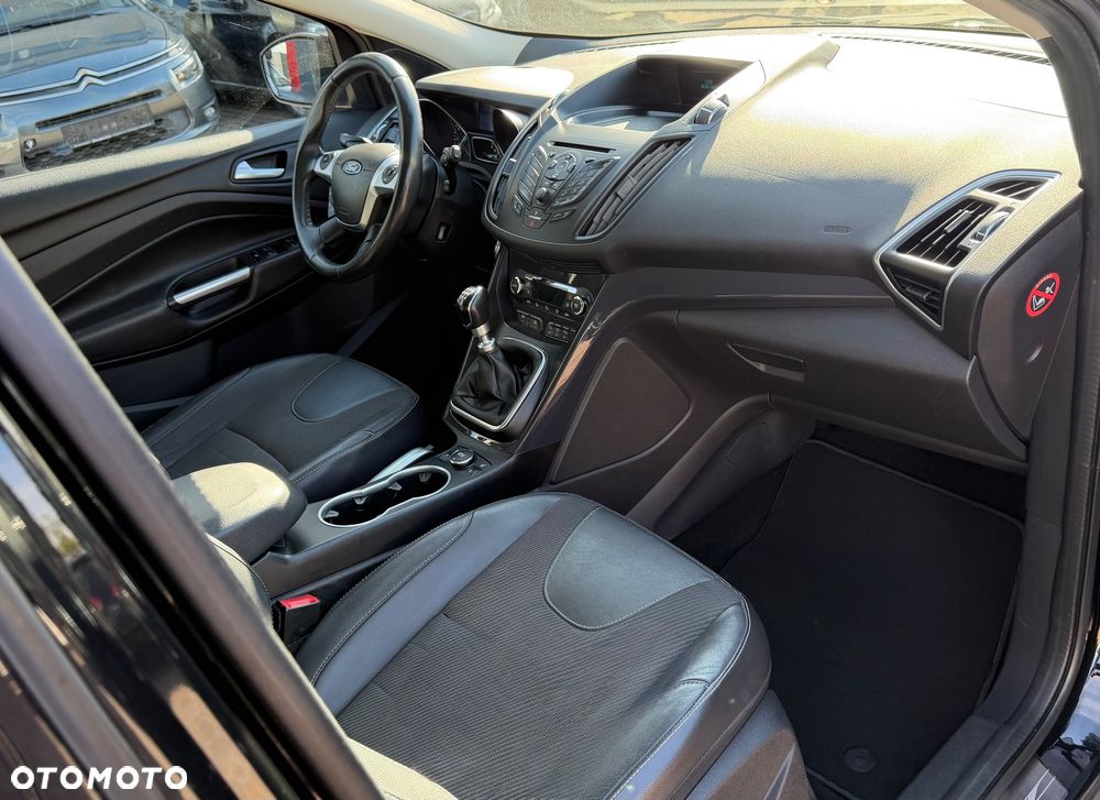Ford Kuga 1.5 EcoBoost 2x4 Titanium - 12