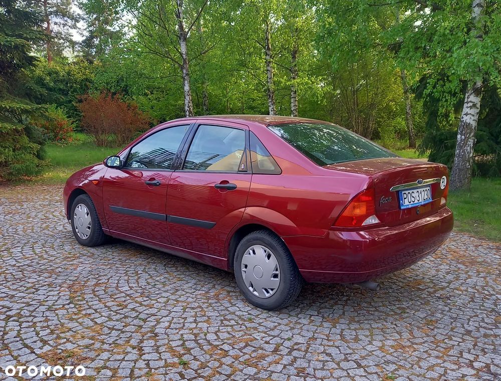 Ford Focus 1.6 Ghia - 2