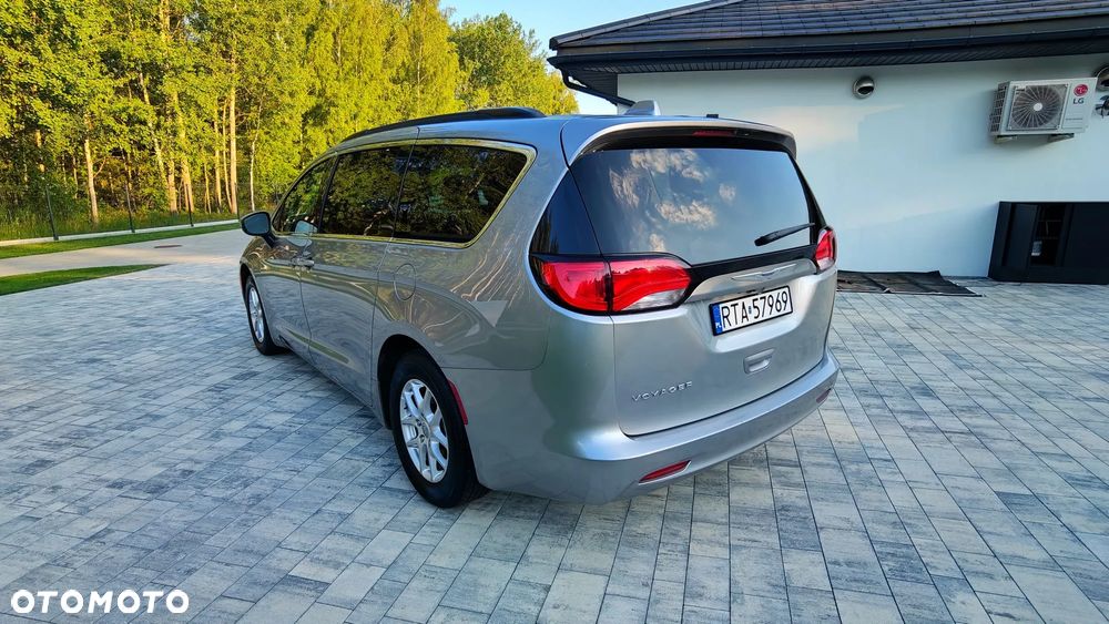 Chrysler Voyager - 15