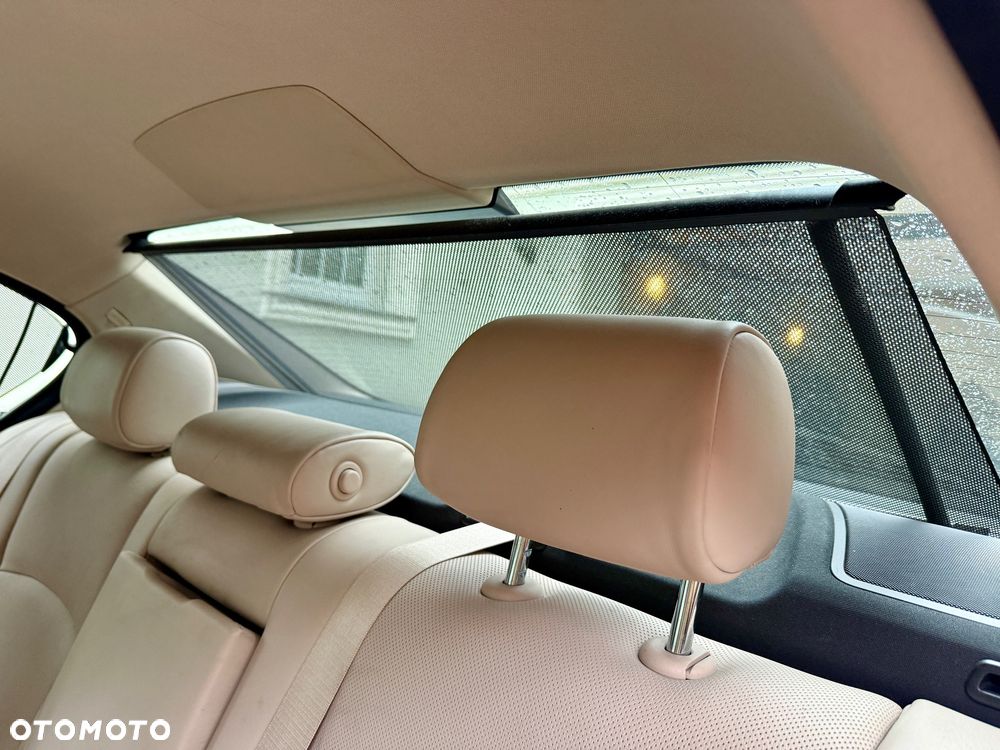 BMW Seria 5 535i xDrive Luxury Line - 29