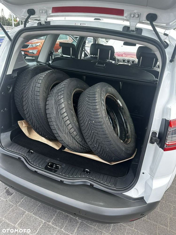 Ford S-Max - 25