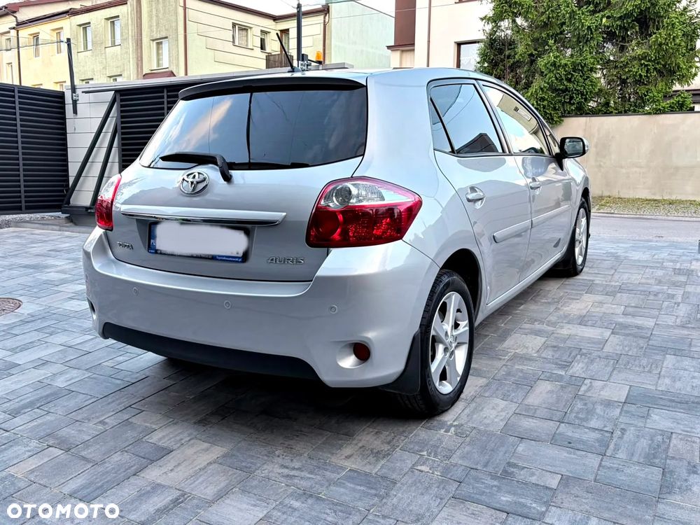 Toyota Auris 1.6 Premium Comfort - 3