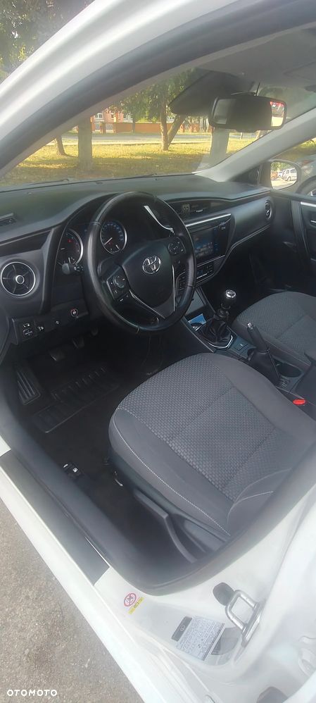 Toyota Corolla 1.6 Comfort - 9