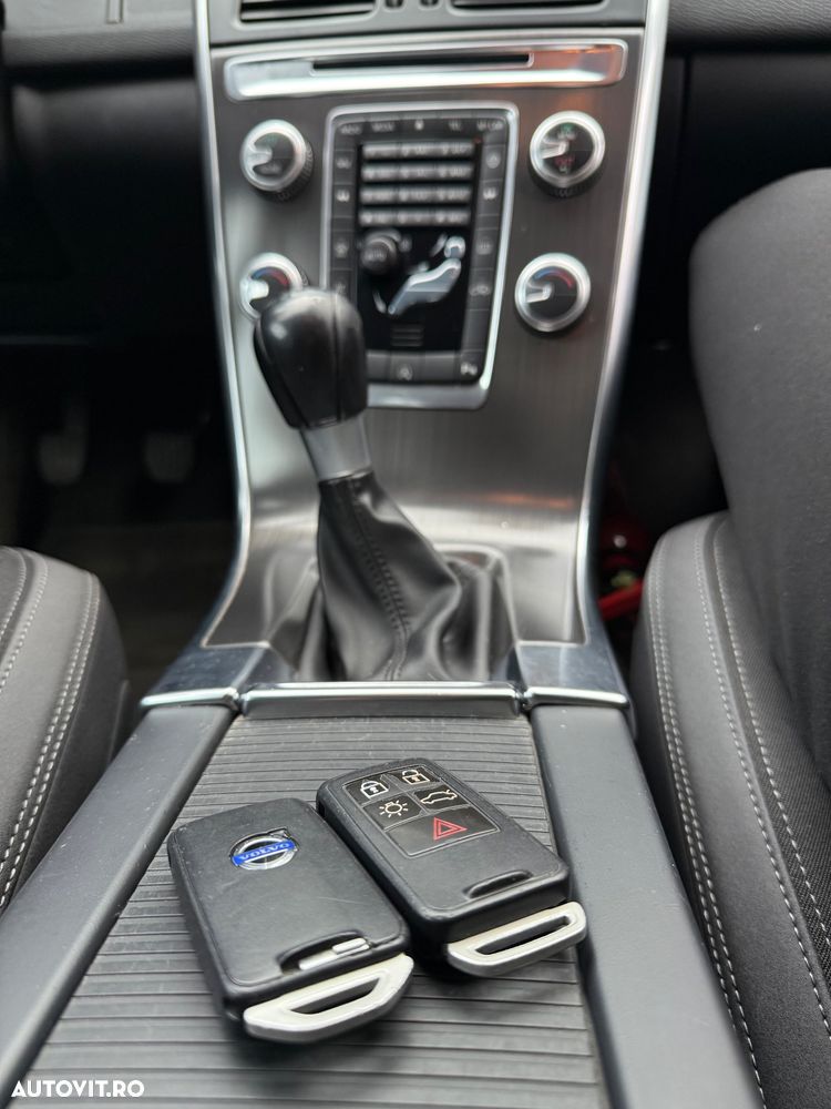 Volvo XC 60 D3 Momentum - 12