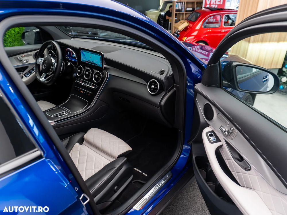 Mercedes-Benz GLC Coupe 300 e 4Matic 9G-TRONIC AMG Line Plus - 41