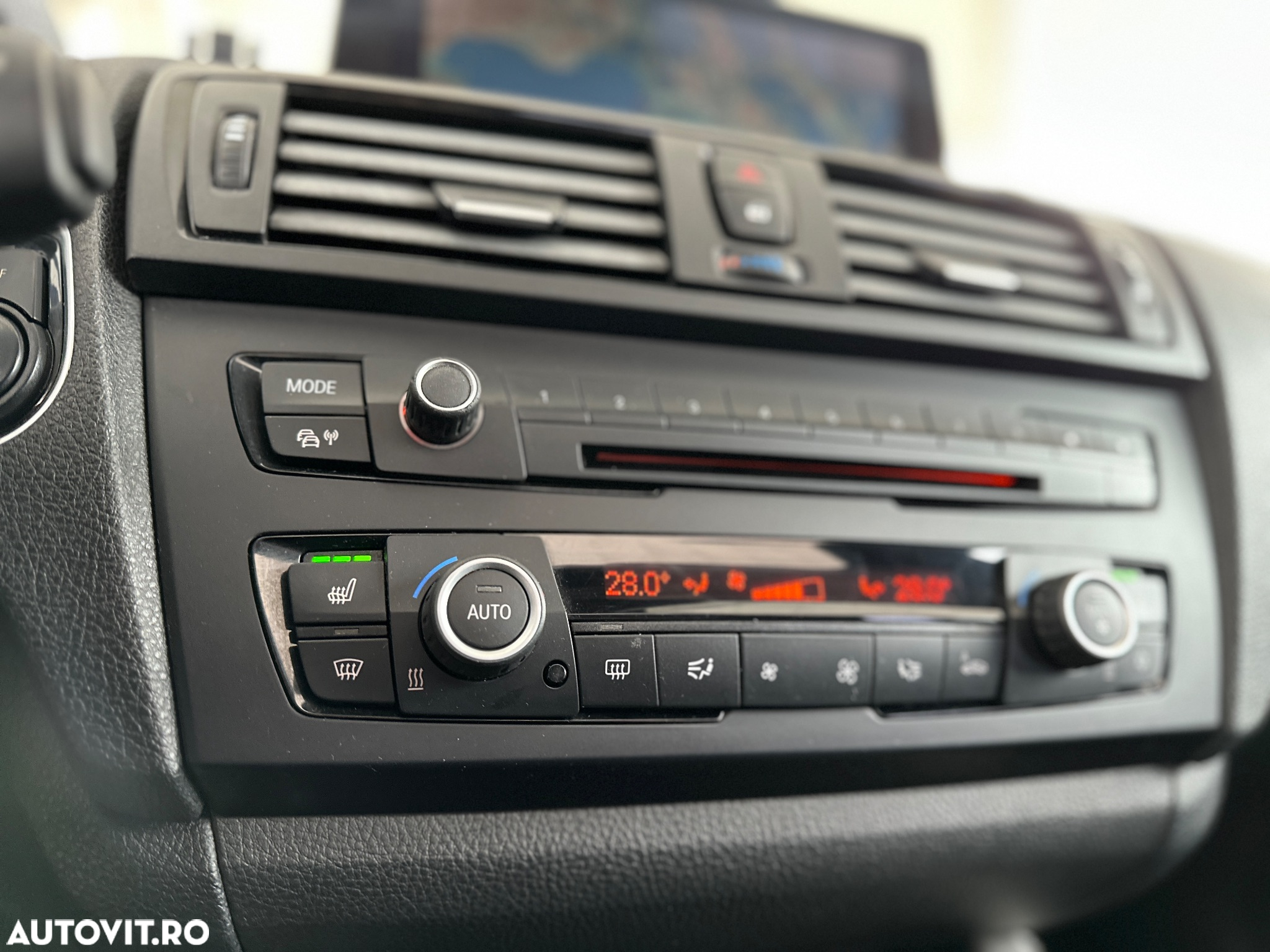 BMW Seria 1 118i - 22