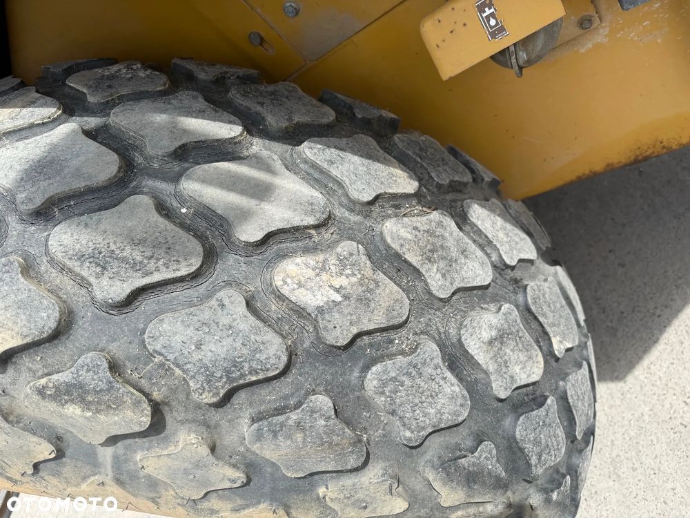 Caterpillar CS 573E ,Walec + Płaszcz Kołkowy - 16