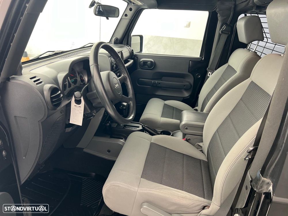 Jeep Wrangler 2.8 CRD ATX Sport - 9